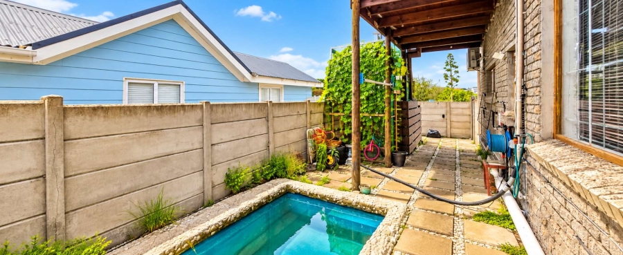 5 Bedroom Property for Sale in Kleinbaai Western Cape